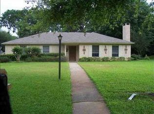 904 Madelaine Dr, Gilmer, TX 75644