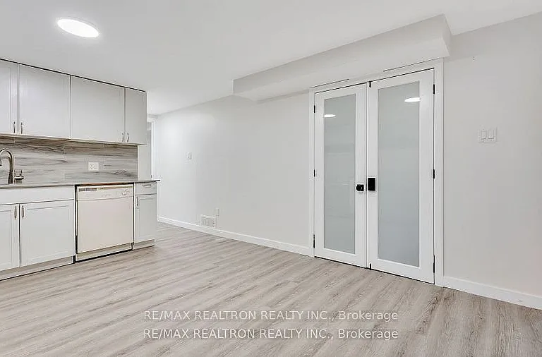 1282 Winter Ave #BASEMENT — Photo 8