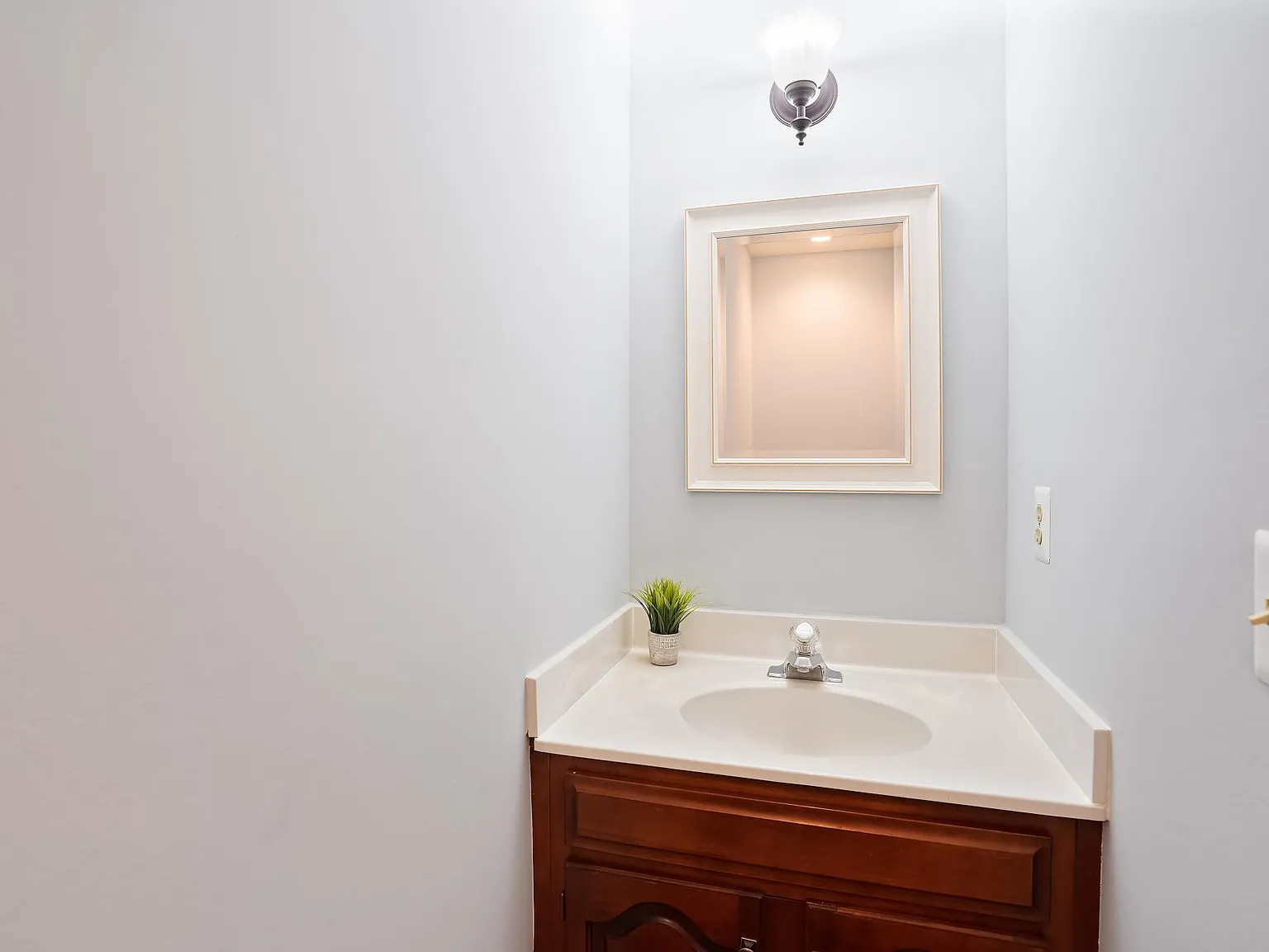 3 bed, 2640 sqft, $3,850 — Photo 2
