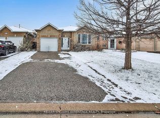 16 Nicole Marie Ave, Barrie, ON L4M 6Y8