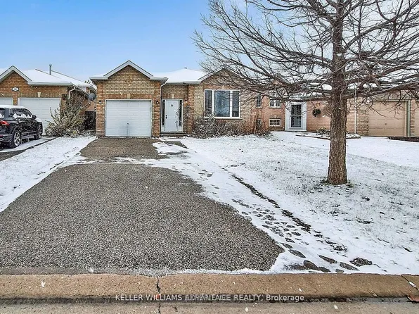 16 Nicole Marie Ave, Barrie, ON L4M 6Y8