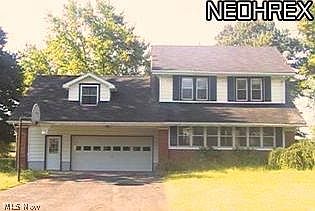 3rd image of 7624 Brookview St NE