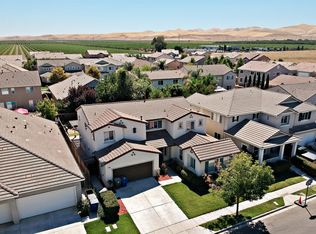 1530 Azalea Dr, Patterson, CA 95363