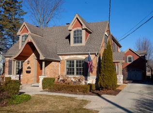 1726 Chapel Ct, Northbrook, IL 60062