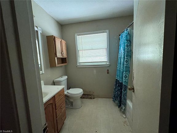 5th image of 1401 Guest St
