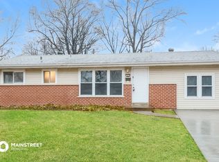 1825 Gardenia Dr, Florissant, MO 63031
