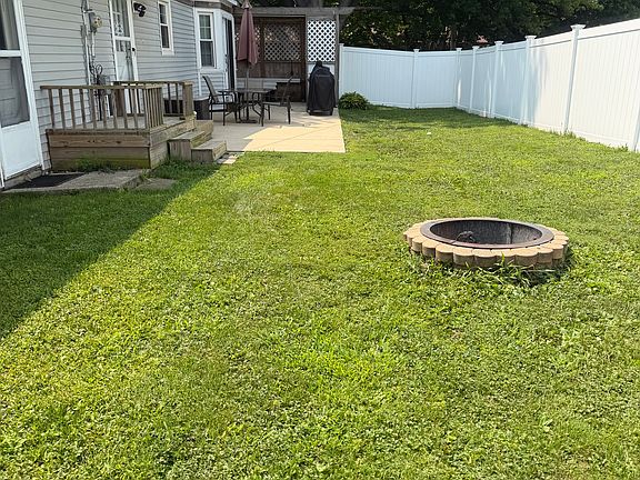 2nd image of 300 E School St