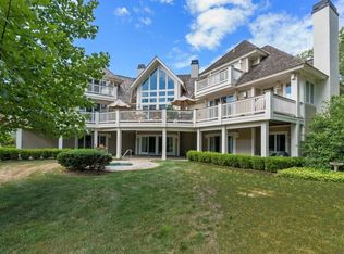 2 Southpoint Ln, Ipswich, MA 01938