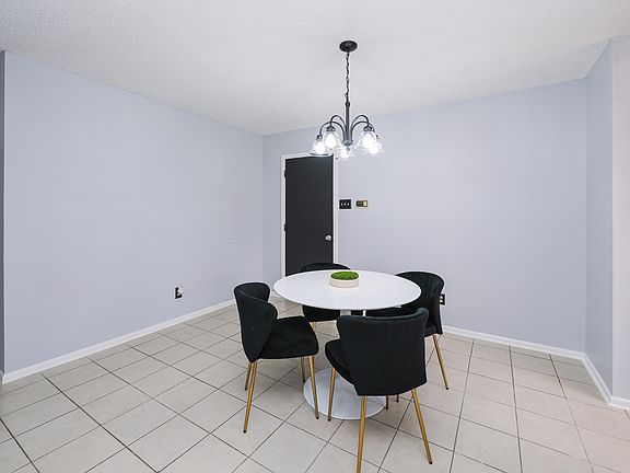 3rd image of 105 Hidden Ln