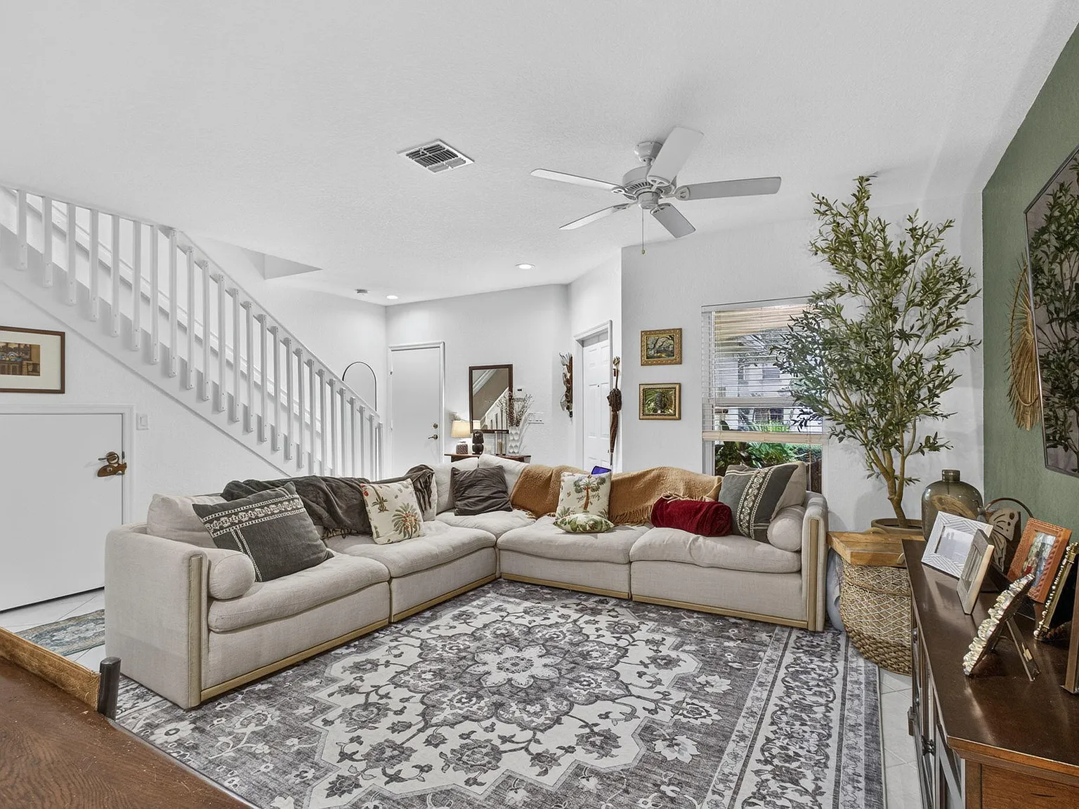 2 bed, 2.5 bath, 1235 sqft, $2,650 — Photo 4