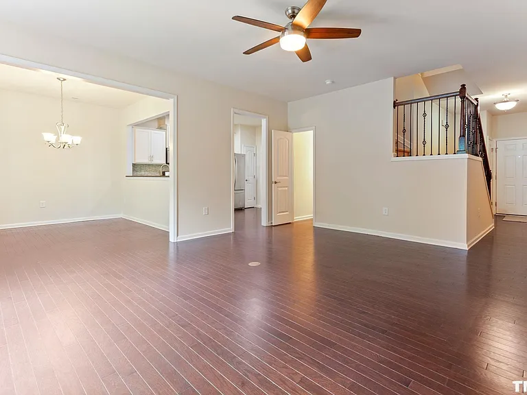 224 Lynchwick Ln — Photo 9