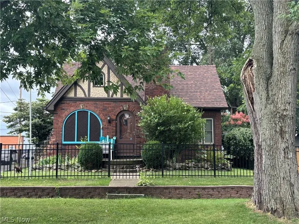 1420 27th St NW, Canton, OH 44709