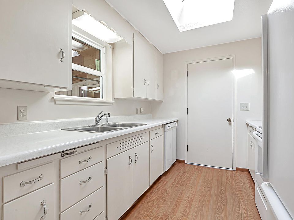 1st image of 14625 SE 37th St