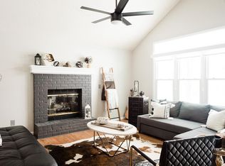 542 N Sycamore St, Gardner, KS 66030