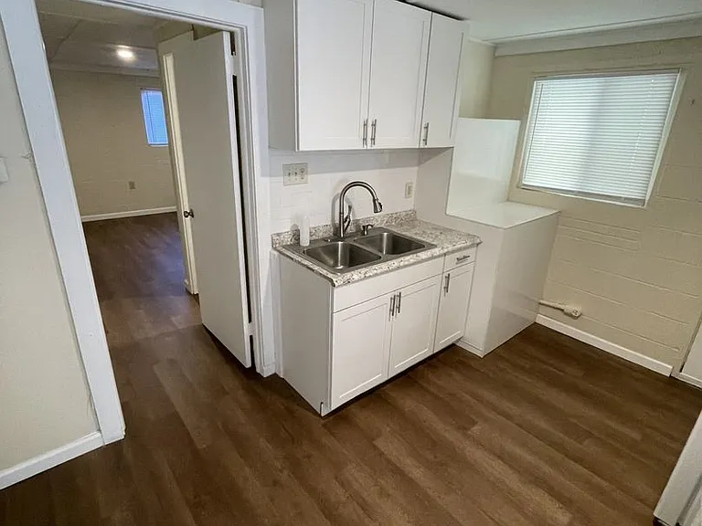 1104 Spaulding St — Photo 5