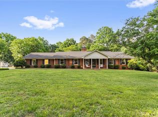 820 Woodcrest Dr, Winston Salem, NC 27104