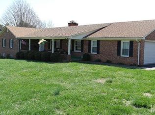 205 Foxhall Dr, Forest, VA 24551