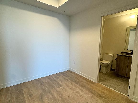 5th image of 181 Sterling Rd #901