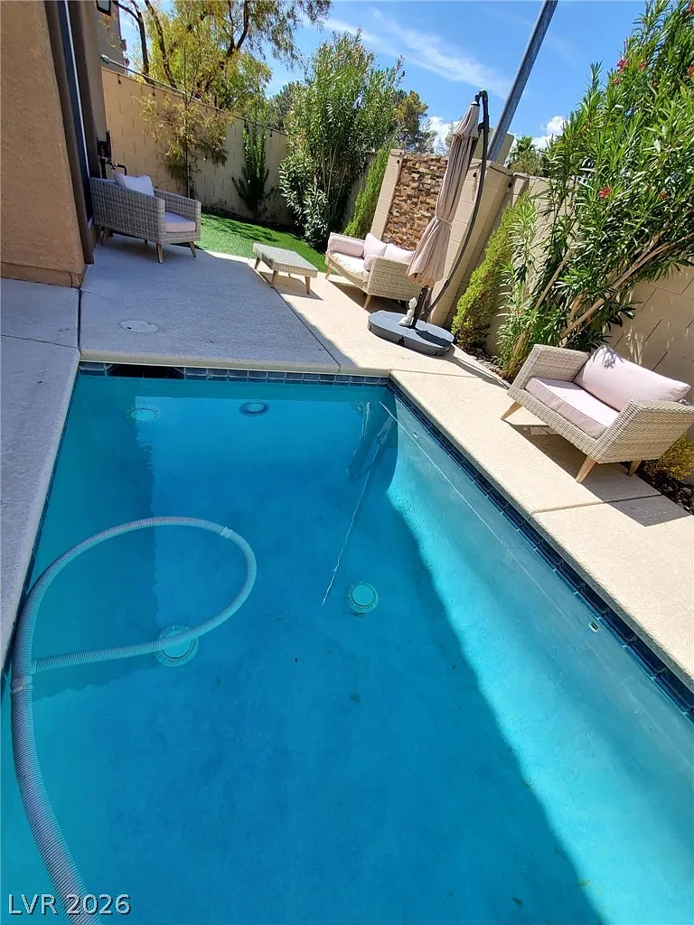 4 bed, 2.5 bath, 1956 sqft, $3,950 — Photo 3