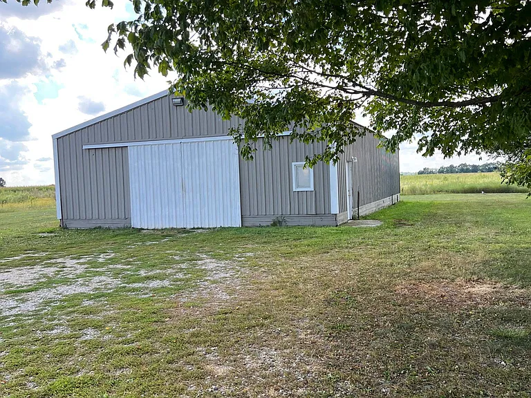5541 N 300 E — Photo 3