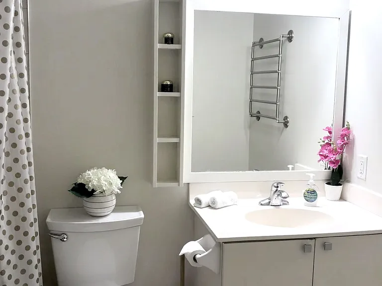 200 Victoria St #1317 — Photo 17