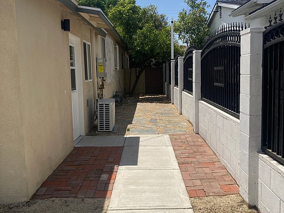 3rd image of 9125 Kester Ave #1