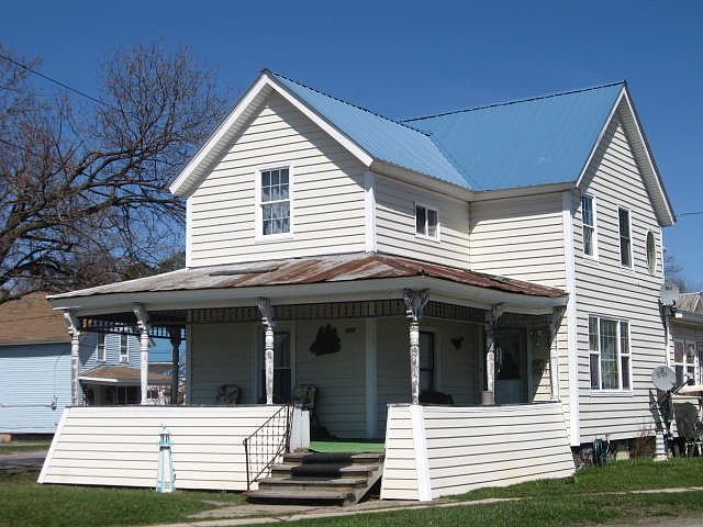 1st image of 504 Canton St