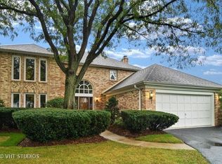 173 Stonegate Ct, Glen Ellyn, IL 60137