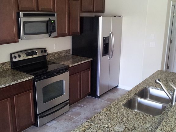 3rd image of 1008 Seminole Sky Dr