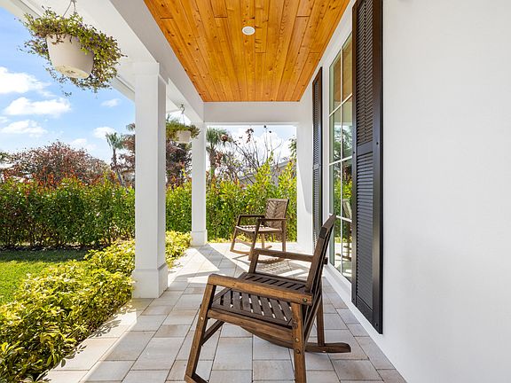 4th image of 5169 SE Horseshoe Point Road