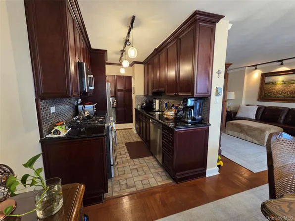 18-05 215th Street #15G, Bayside, NY 11360