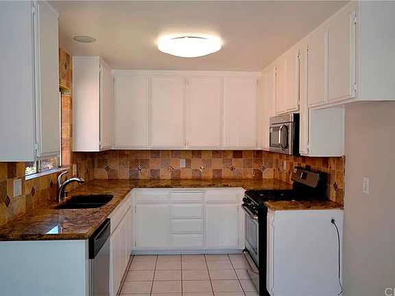 5th image of 15157 1/2 Woodruff Pl
