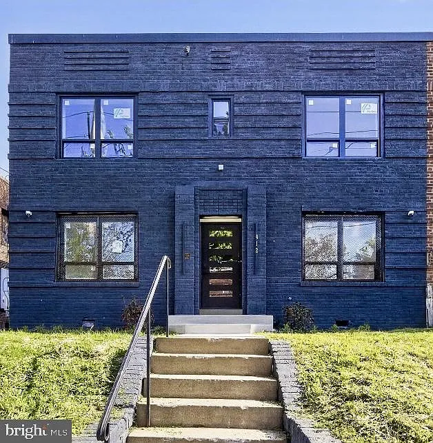 412 Newcomb St SE photo 1