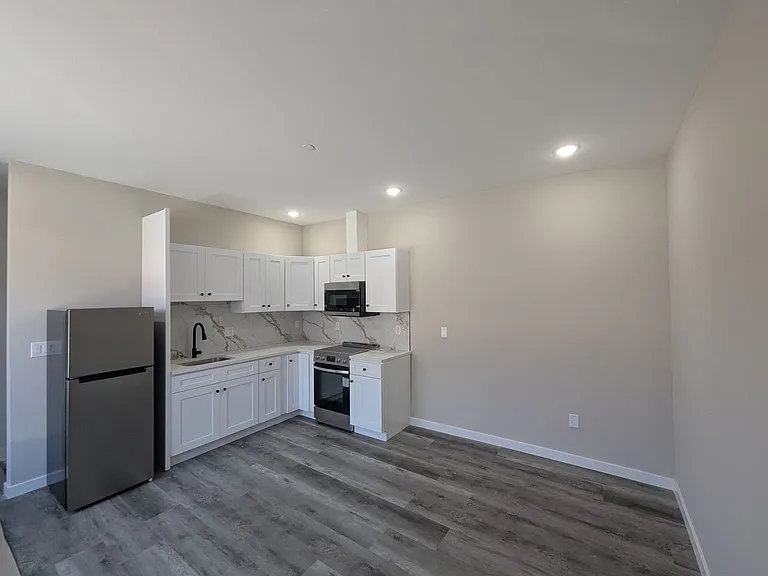 4995 W Thompson St — Photo 28