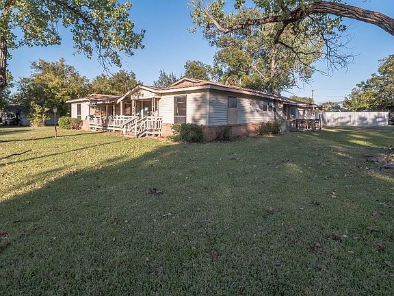 2nd image of 319 Hanon Ct