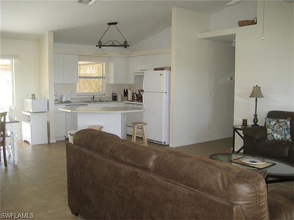 3rd image of 2828 SW 25th Ave