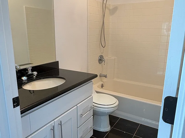 2556 S Eddy St — Photo 14