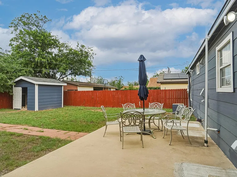 2917 Hickory St — Photo 26