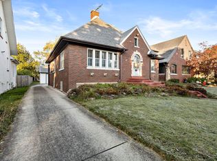 282 Northwood Rd, Riverside, IL 60546