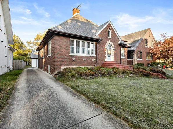 282 Northwood Rd, Riverside, IL 60546