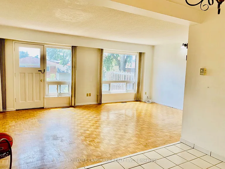 155 Corinthian Blvd — Photo 3