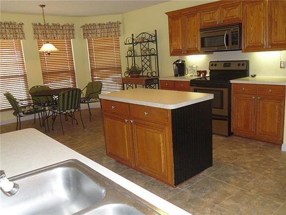 2nd image of 2912 Braford Dr