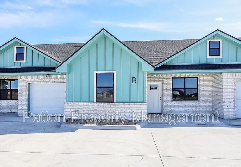 13771 Periwinkle Dr #B — Photo 1