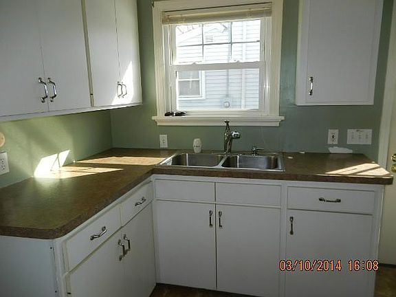 2nd image of 3262 Wendover Dr