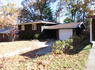 10 Westwood Dr, Mount Vernon, IL 62864