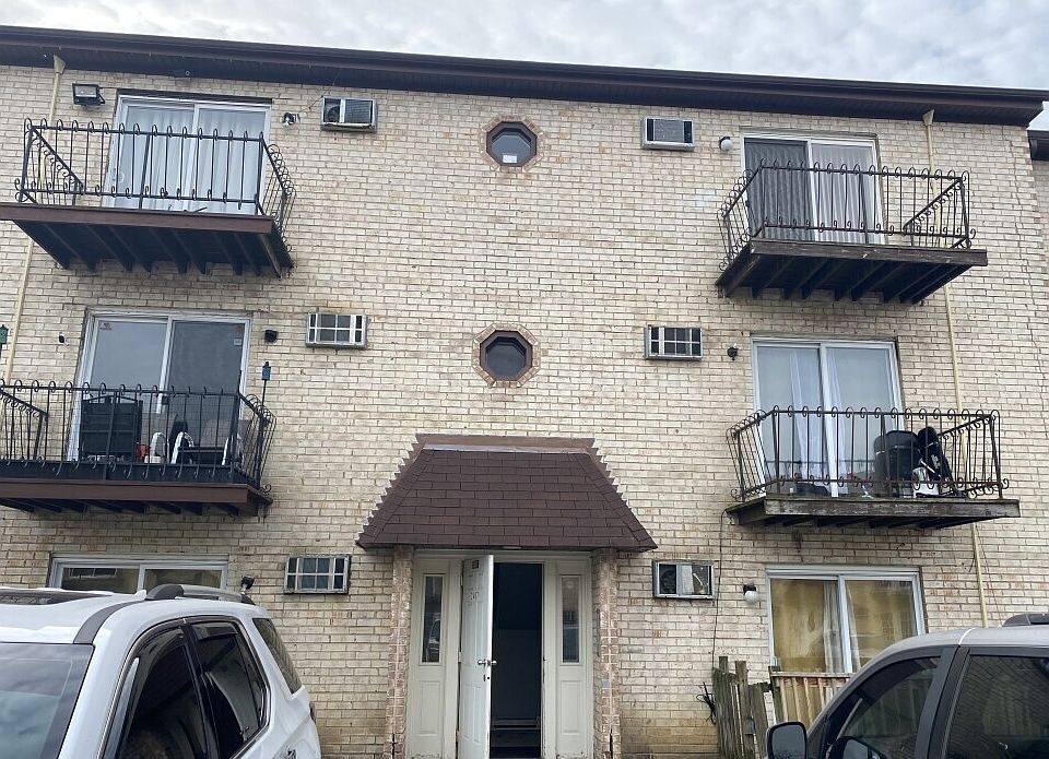 1st image of 2407 Randall Ln #2B