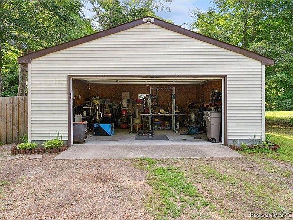 5th image of 8241 Sheffield Dr
