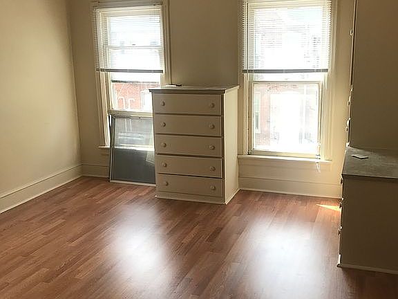 4th image of 223 E King St