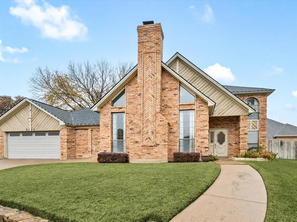 3112 Sundance Ct, Bedford, TX 76021