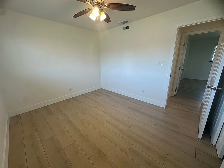9101 Rosewood Dr — Photo 28